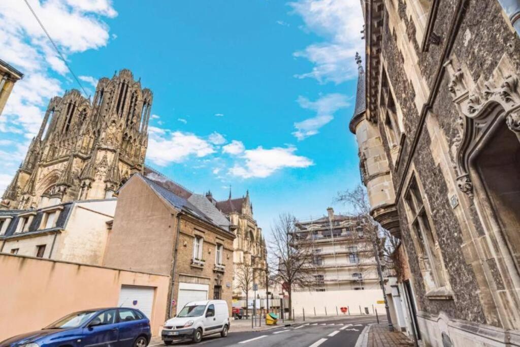 Fire, Appartement Vue Cathedrale Reims Luaran gambar